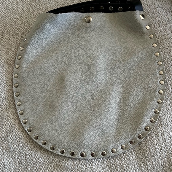 Rebellion Cream and Black leather wristlet with silver grommets - Picture 4 of 8
